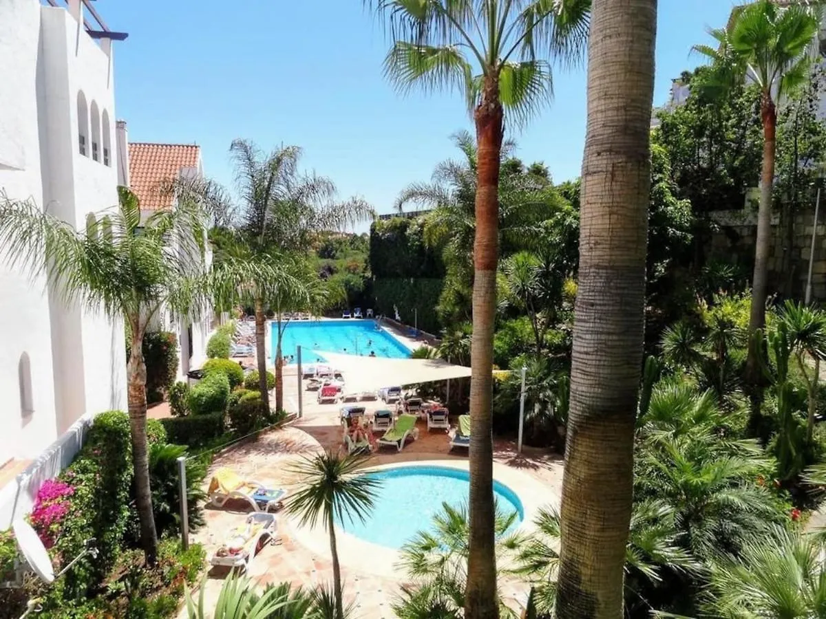 La Buena Vida Duplex: Stylish Retreat with Pool Access Near Puerto Banus Apartment Marbella 0*,