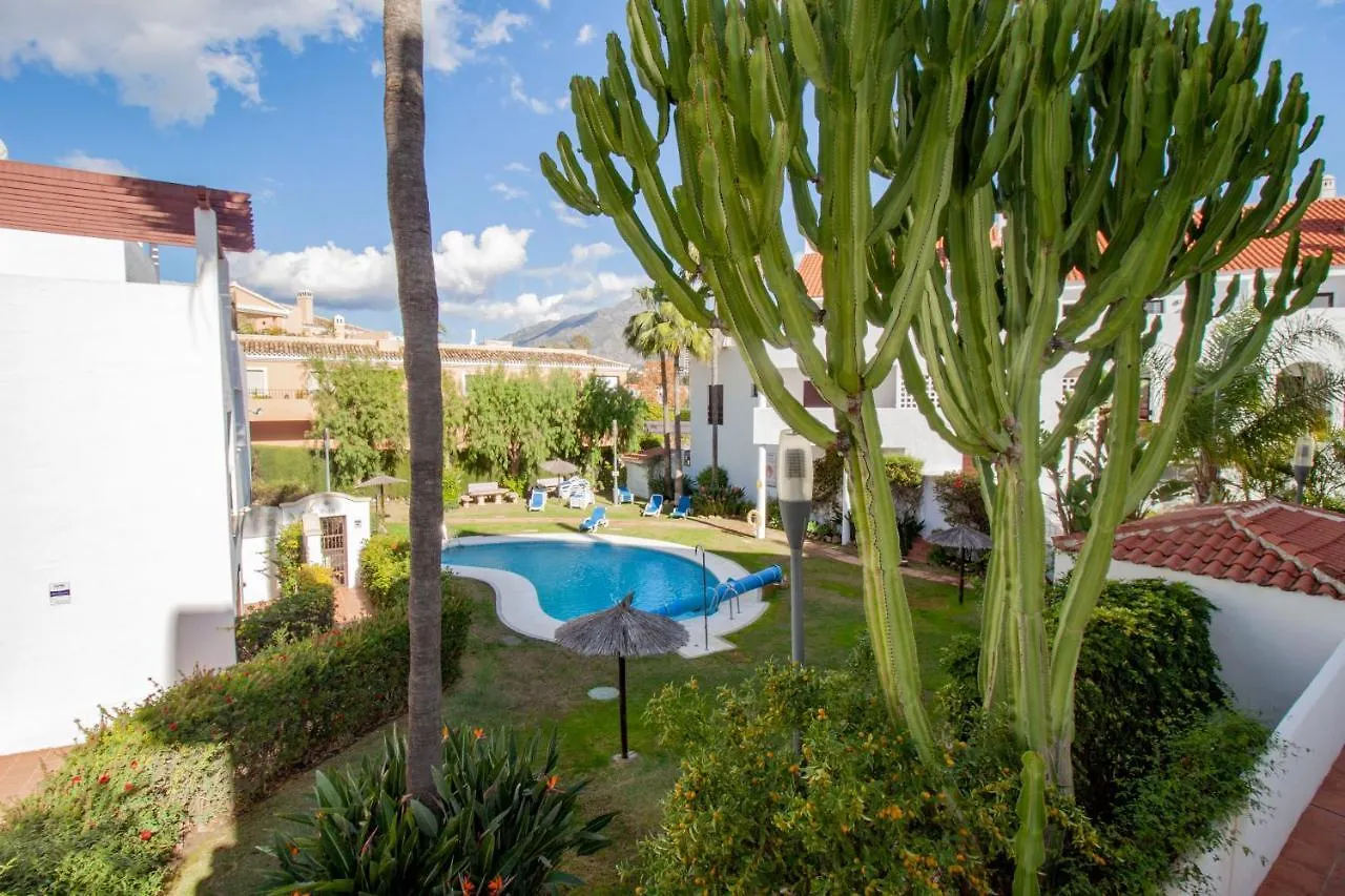 La Buena Vida Duplex: Stylish Retreat with Pool Access Near Puerto Banus Apartment Marbella